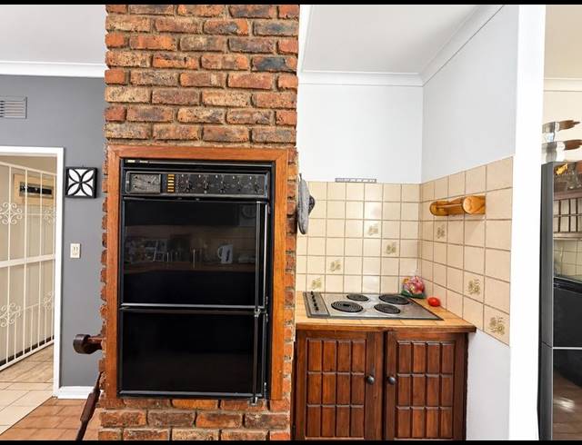 5 BEDROOM HOUSE FOR SALE IN SUNWARD PARK